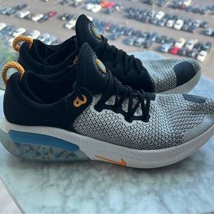 Men’s Size 10 - Nike Joyride running training shoe